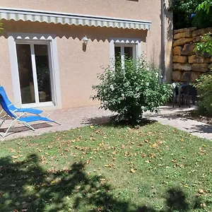 Apartment Dans Propriete Calme En Pleine Nature, Charbonnières-les-Bains